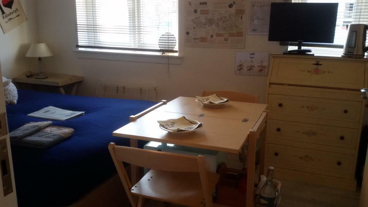 Broomhouse Homestay エディンバラ エクステリア 写真
